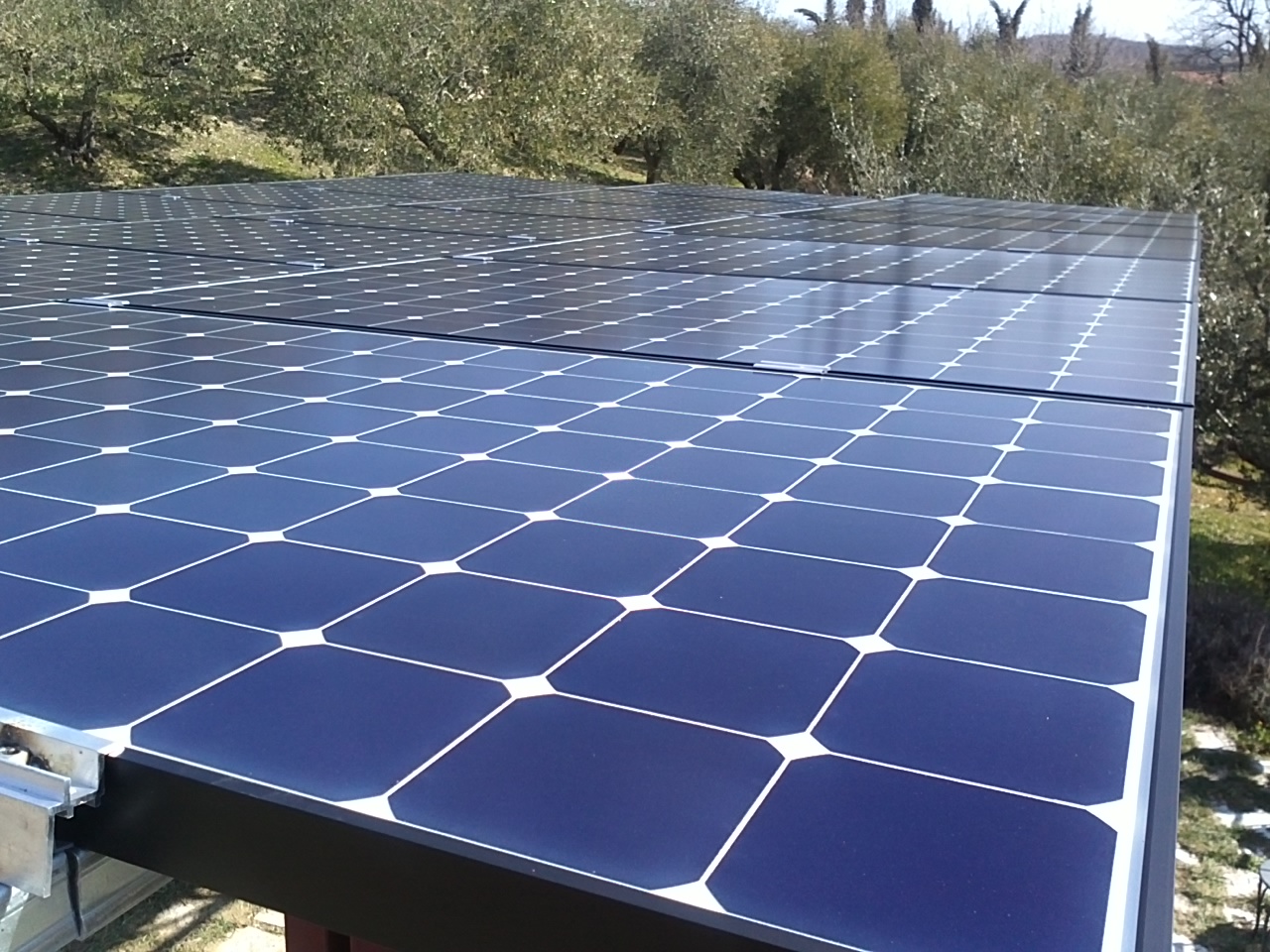 Impianto Fotovoltaico SunPower Lightland a Grutti Todi Perugia Umbria 2